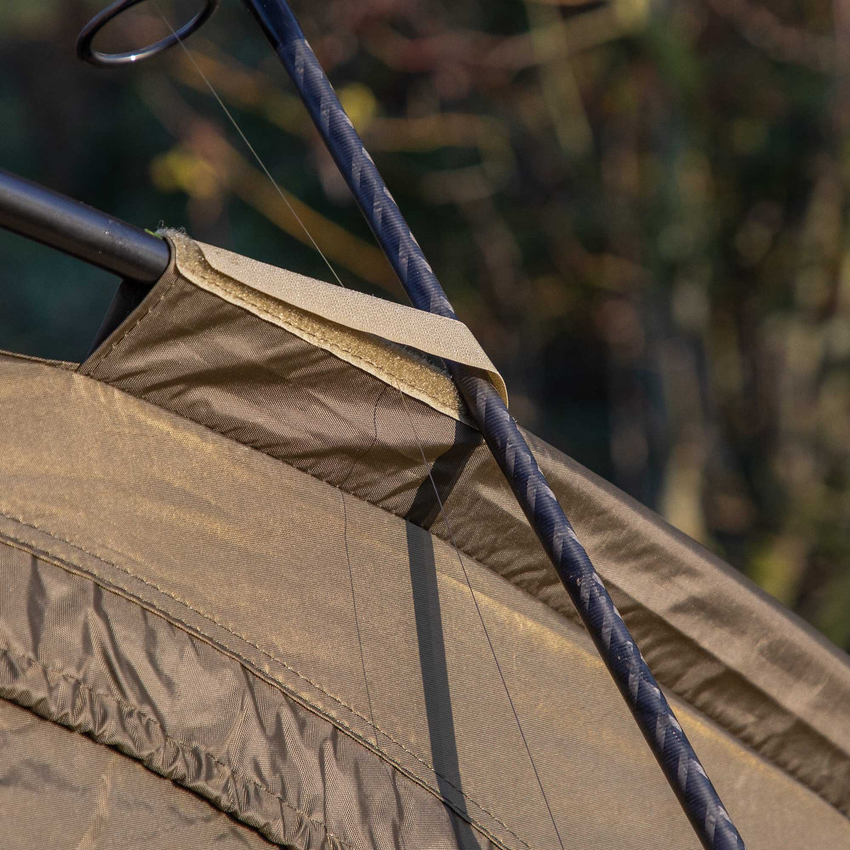 Fishing Bivvy Tent, 2-Man Waterproof UV Protection & Fishing Bedchair -  Dellonda