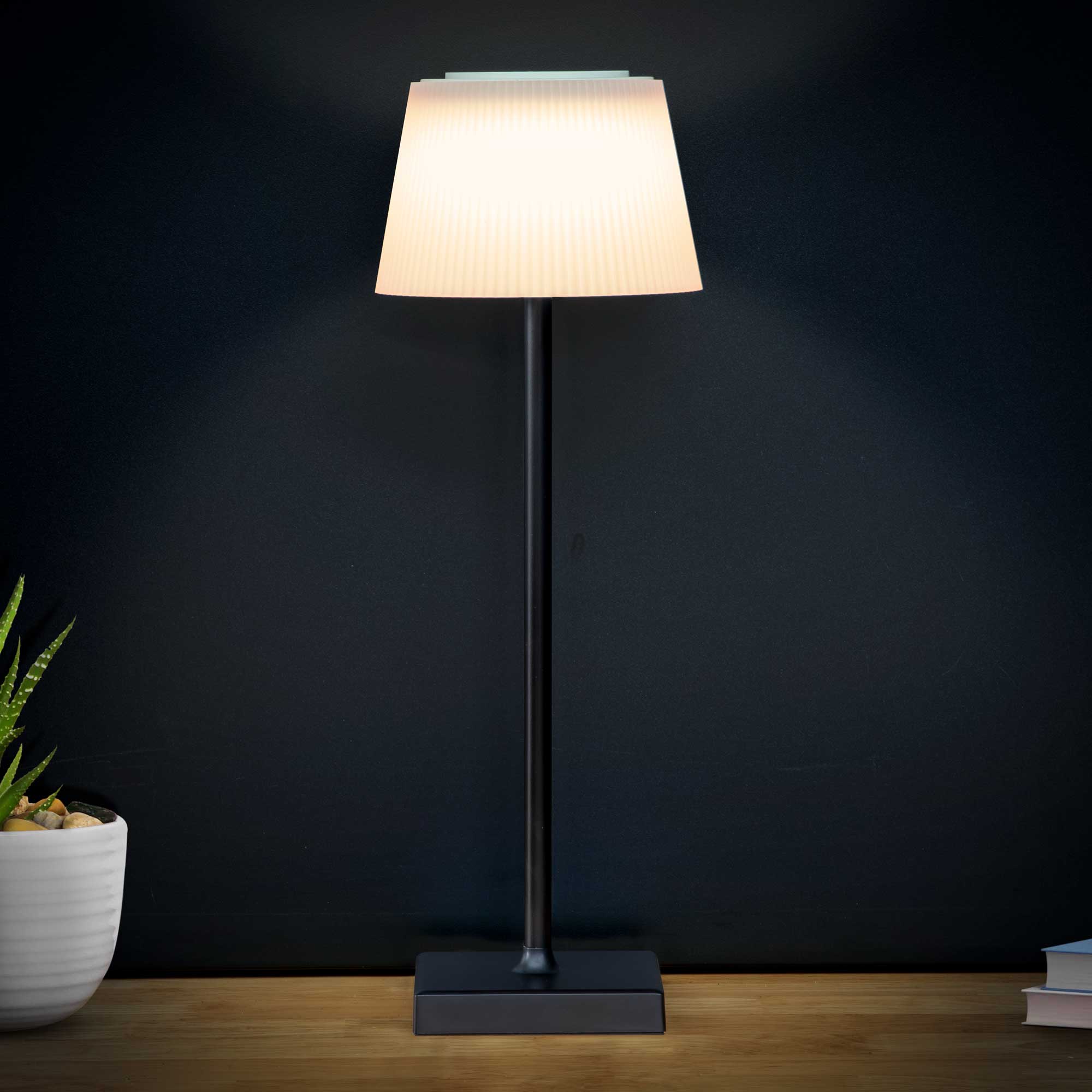 Rechargeable Table Lamp for Home, Office, Restaurants, RGB Colours - Black - DH212