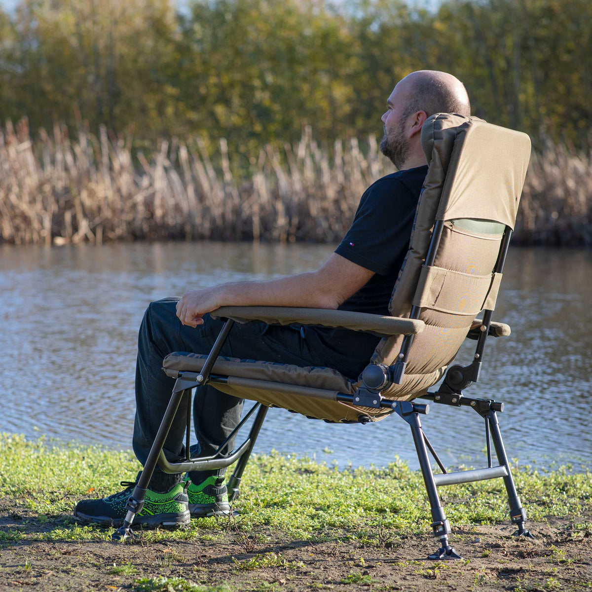 Dellonda Deluxe Portable Fishing/Camping Chair, Reclining, Padded Armrests